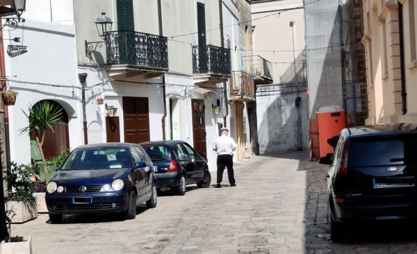 Mesagne. Blitz dei vigili nel centro storico per il parcheggio selvaggio