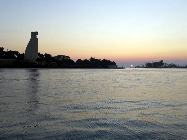 AUTONOMIA PER IL PORTO DI BRINDISI: NON CONTINUIAMO A FARCI DEL MALE