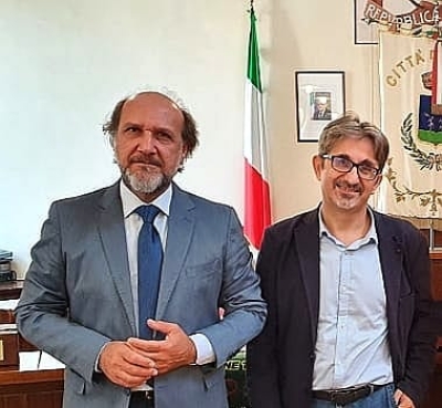 Da sx Mimo Maiorano, sindaco di Latiano, con il presidente del consorio ata Br4, Tonino Calabrese