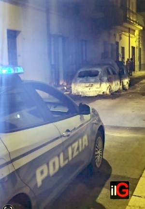 Mesagne. Due auto incendiate nella notte