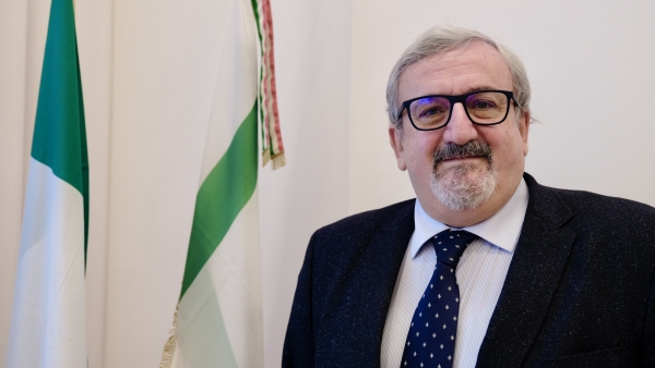 &quot;Emiliano (Regione Puglia): senza le risorse alle imprese del  Fondo per lo sviluppo e la coesione non firmerò l&#039;accordo di coesione con il Governo&quot;