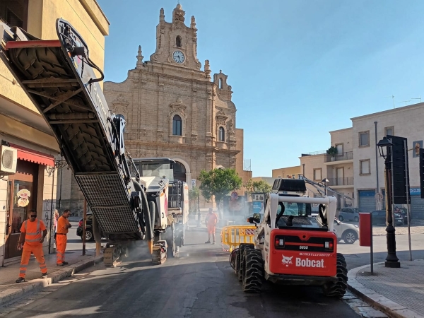 Lavori di rifacimento delle strade di Francavilla Fontana