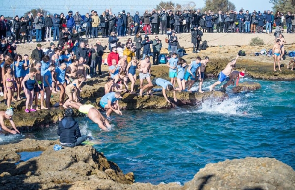 Tuffo di Capodanno 2025, al via la XV Edizione