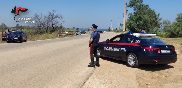 Un giovane aveva allestito una serra per la coltivazione di marijuana all’interno dell’abitazione. Arrestato