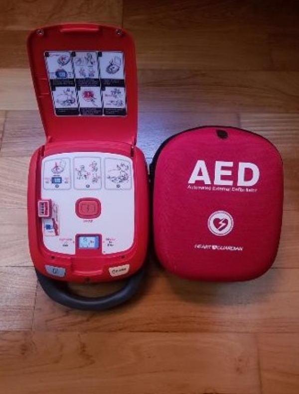 Inaugurati due defibrillatori a Pezze di Greco