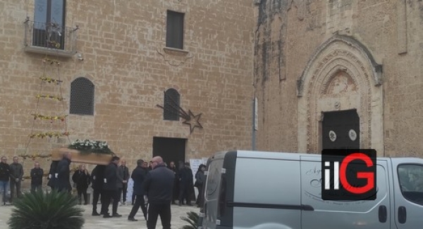 L&#039;arrivo della salma di Pier Paolo presso la Basilica minore del Carmine