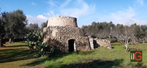 Tipica &quot;pagghiara&quot; in pietra salentina in contrada Galesano-Crepacore