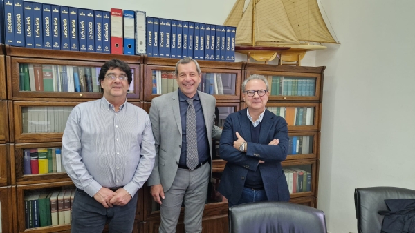 Nella foto da sinistra Paolo Francia, Giuseppe Meo ed il Notaio Roberto Braccio 