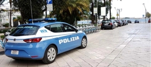 La polizia soccorre un nonnino ultranovantenne