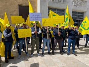 COLDIRETTI PUGLIA, SIT-IN AGRICOLTORI CONTRO COSTI E CARTELLE PAZZE