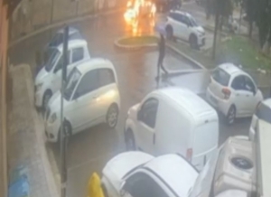 Mesagne. Auto a fuoco durante il temporale