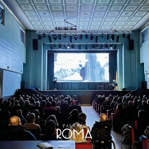 Cinema, Musica&Teatro: il weekend a Palazzo Roma è tra proiezioni di film e lo spettacolo sulla vita di Enzo Jannacci