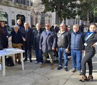 Piazza della Vittoria come 50 anni fa. La storia del trasporto in esposizione