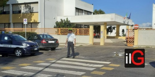 Scuola a Mesagne. Pace fatta tra genitori e comando polizia locale